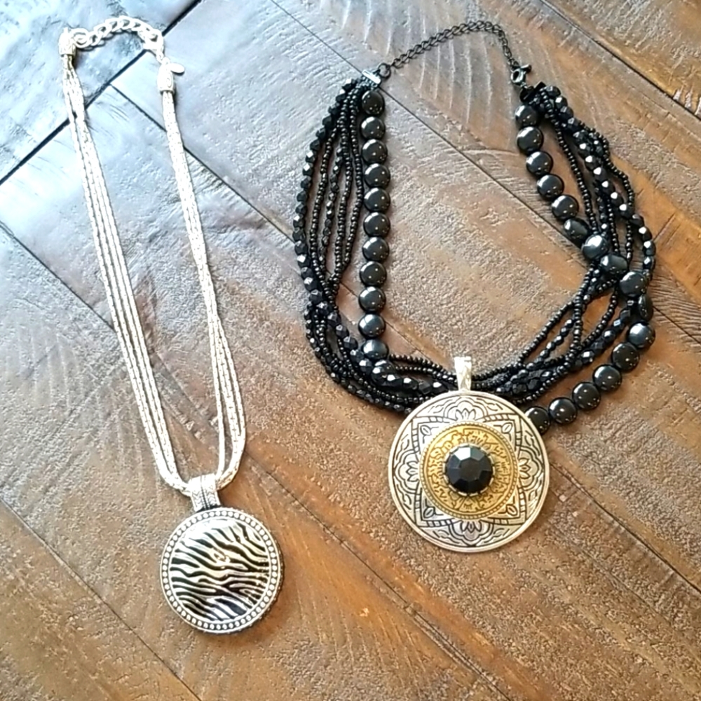 2 Necklace & 2 Pendant Bundle - Picture 4 of 6